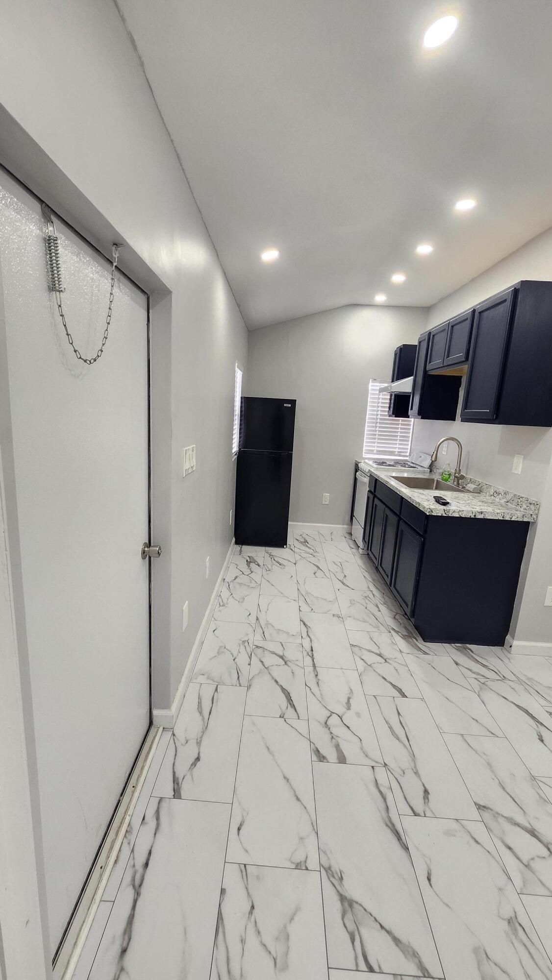 PORT ST LUCIE SECTION 25 - Residential Lease