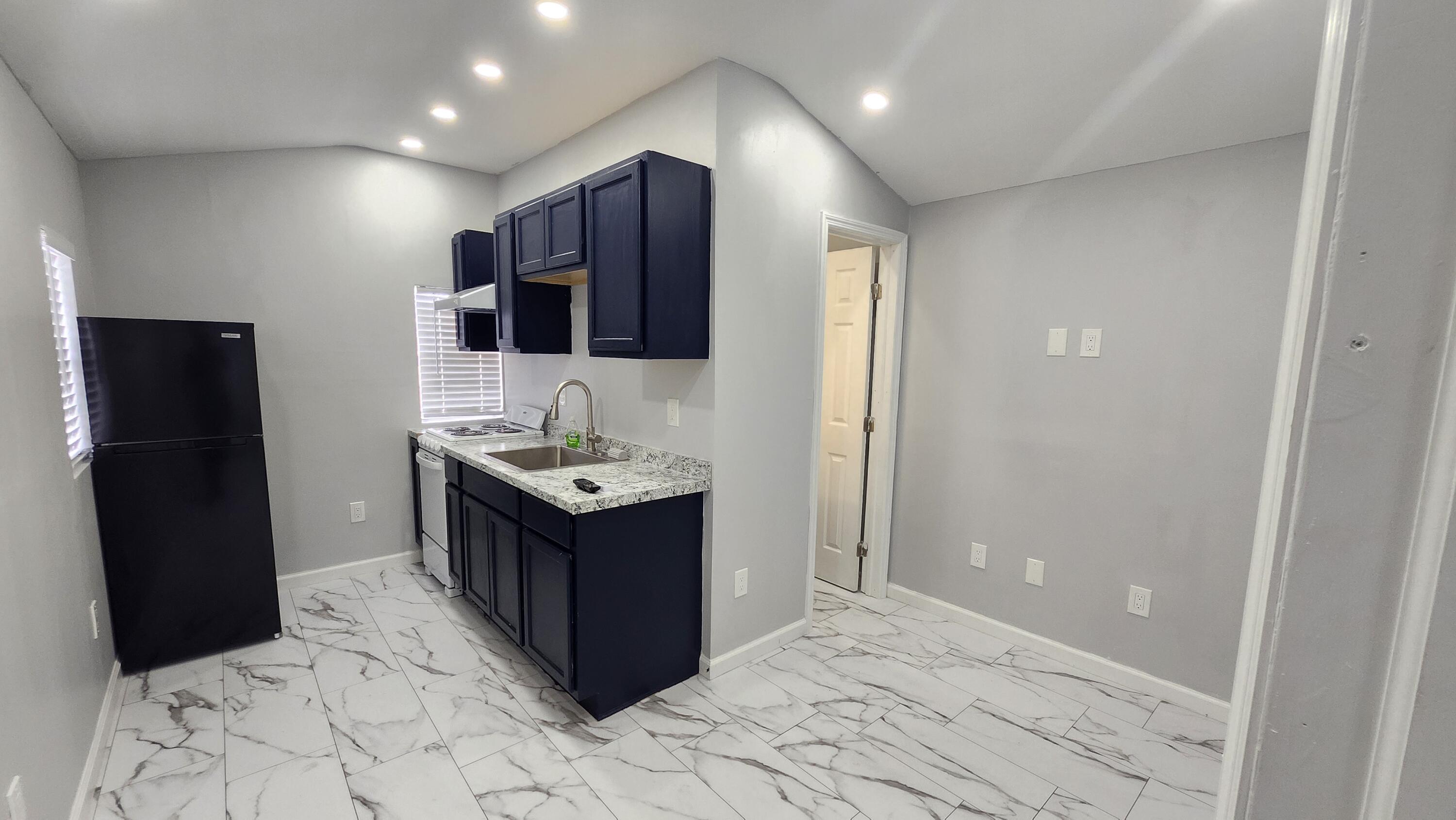 PORT ST LUCIE SECTION 25 - Residential Lease