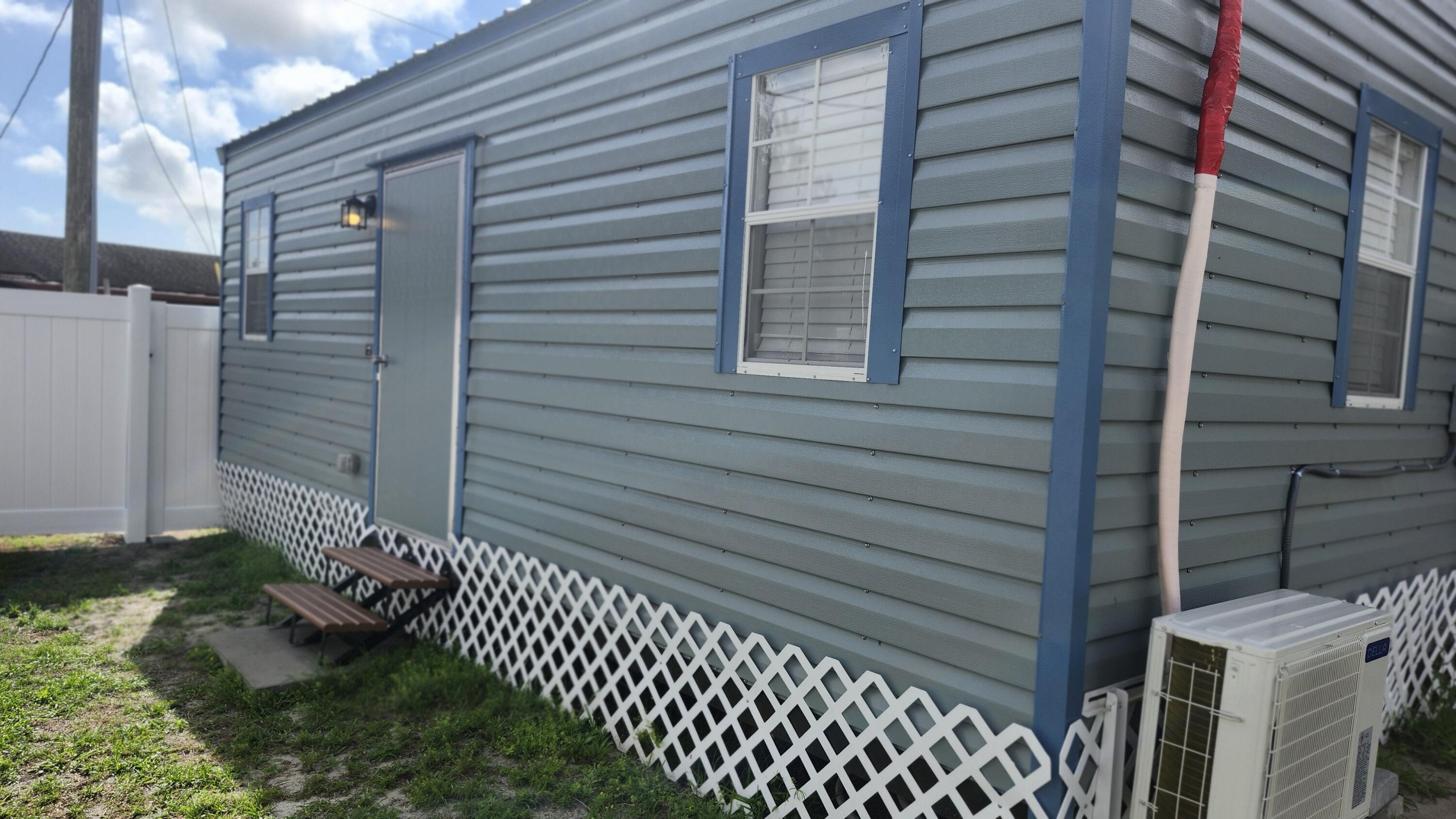 PORT ST LUCIE SECTION 25 - Residential Lease