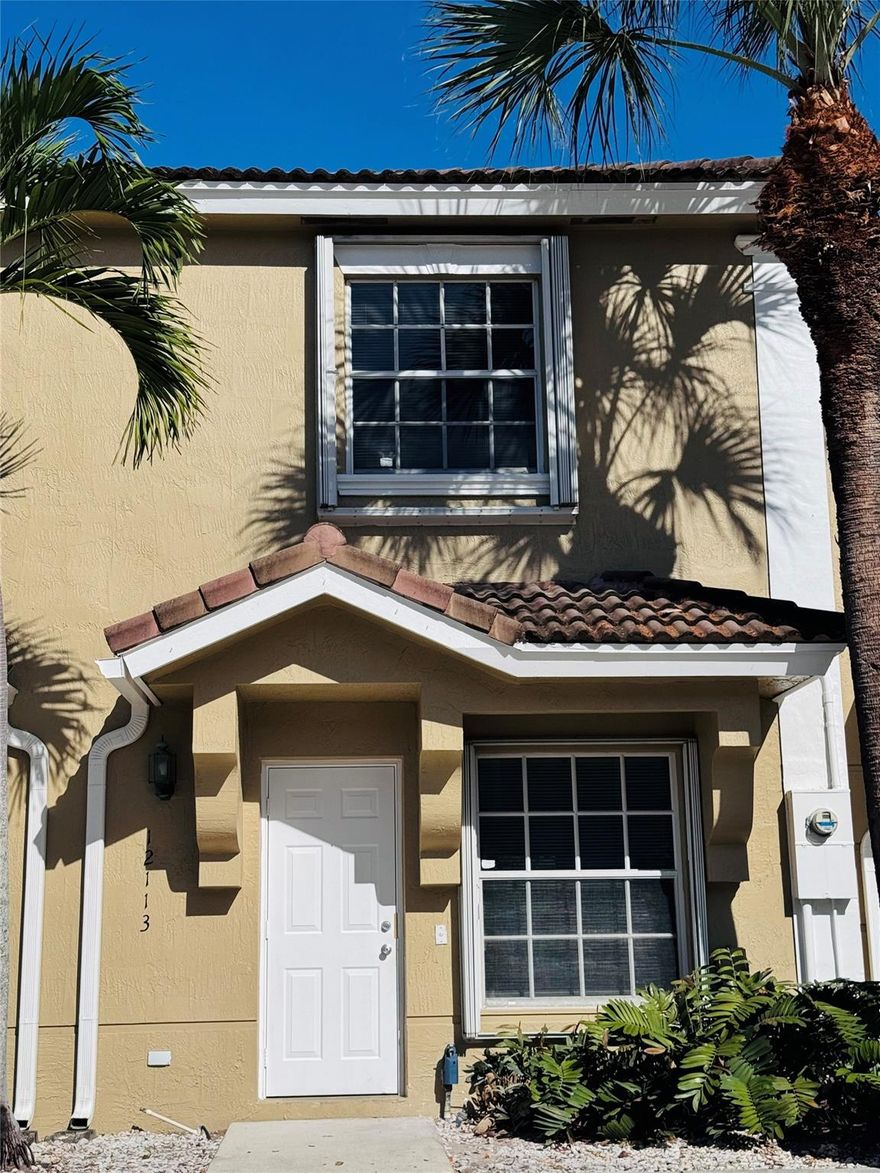 A REAL MUST SEE!! RARELY AVAILABLE IN PELICAN POINT LOCATED IN MIDDLE OF EVERYTHING. FRESHLY PAINTED...2 BED/2.5 BATH TOWNHOUSE THAT FEATURES PREVIOUSLY UPDATED KITCHEN & BATHS. NO CARPET MESS, ALL NEW VINYL FLOORS, AND LAMINATE FLOORS ON STAIRS. NEWER STAINLESS STEEL APPLIANCES .