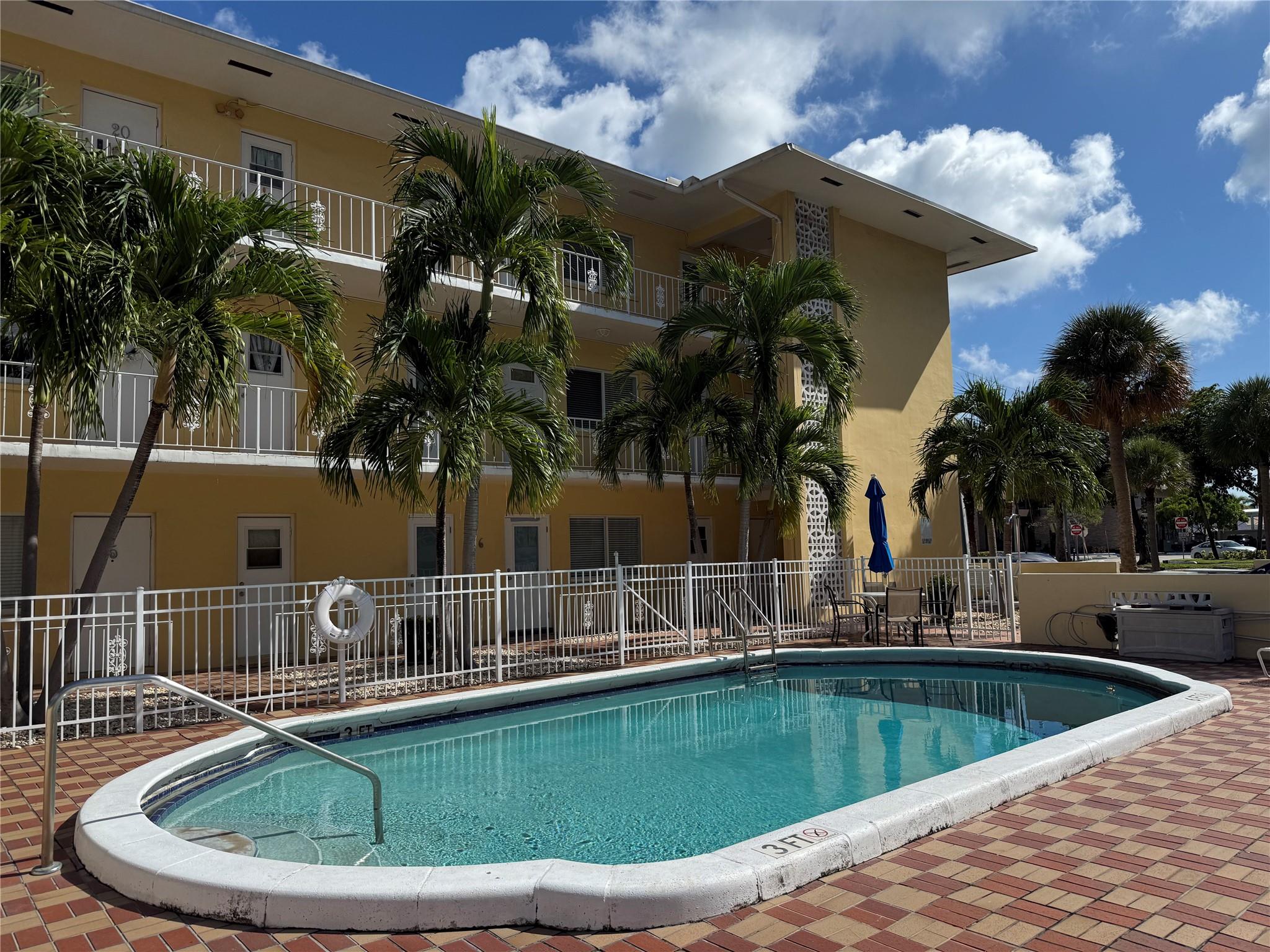Welcome to this bright and updated 2-bedroom, 2bath unit located in a charming boutique building in Coral Ridge. Enjoy an open living space, modern kitchen. Just minutes from the beach, dining, and shopping. Laundry on-site, 1 assigned parking spot.