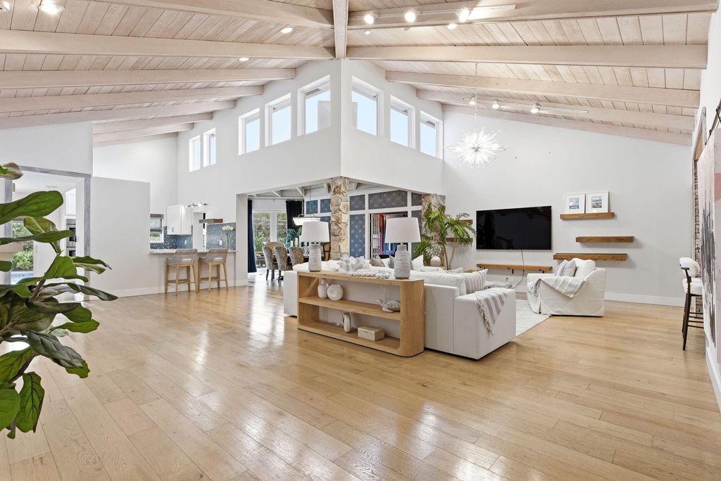 Photo of 701 Lakewoode Circle, Delray Beach, FL 33445 (MLS # F10549842)