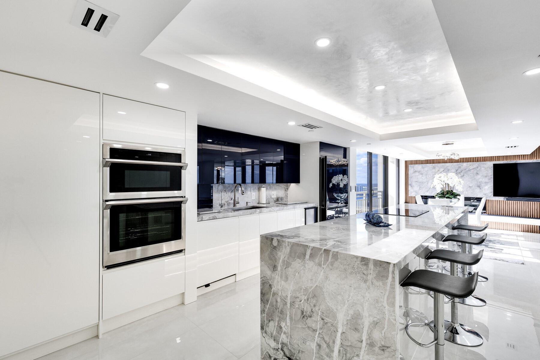 TIARA CONDO - Residential