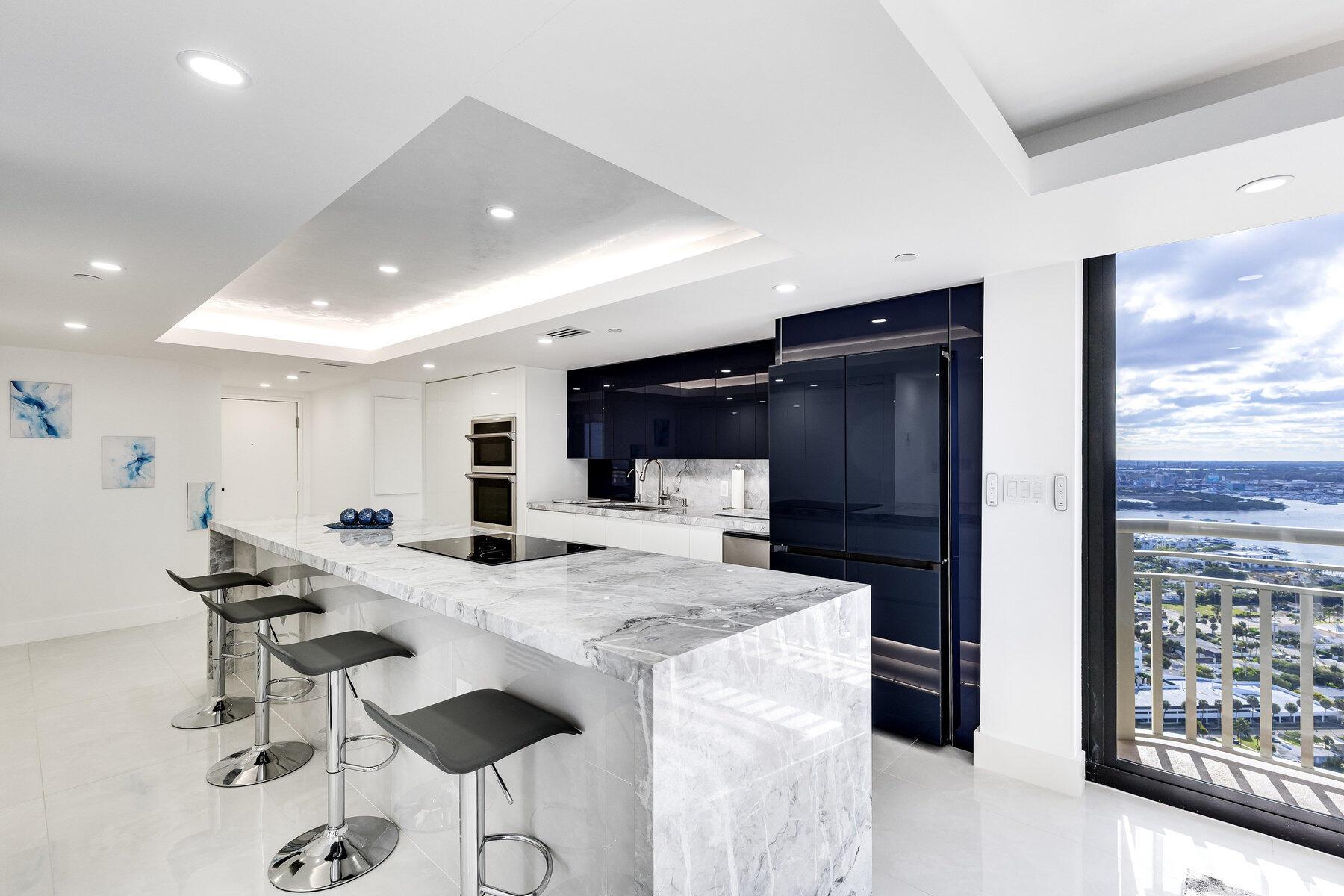 TIARA CONDO - Residential