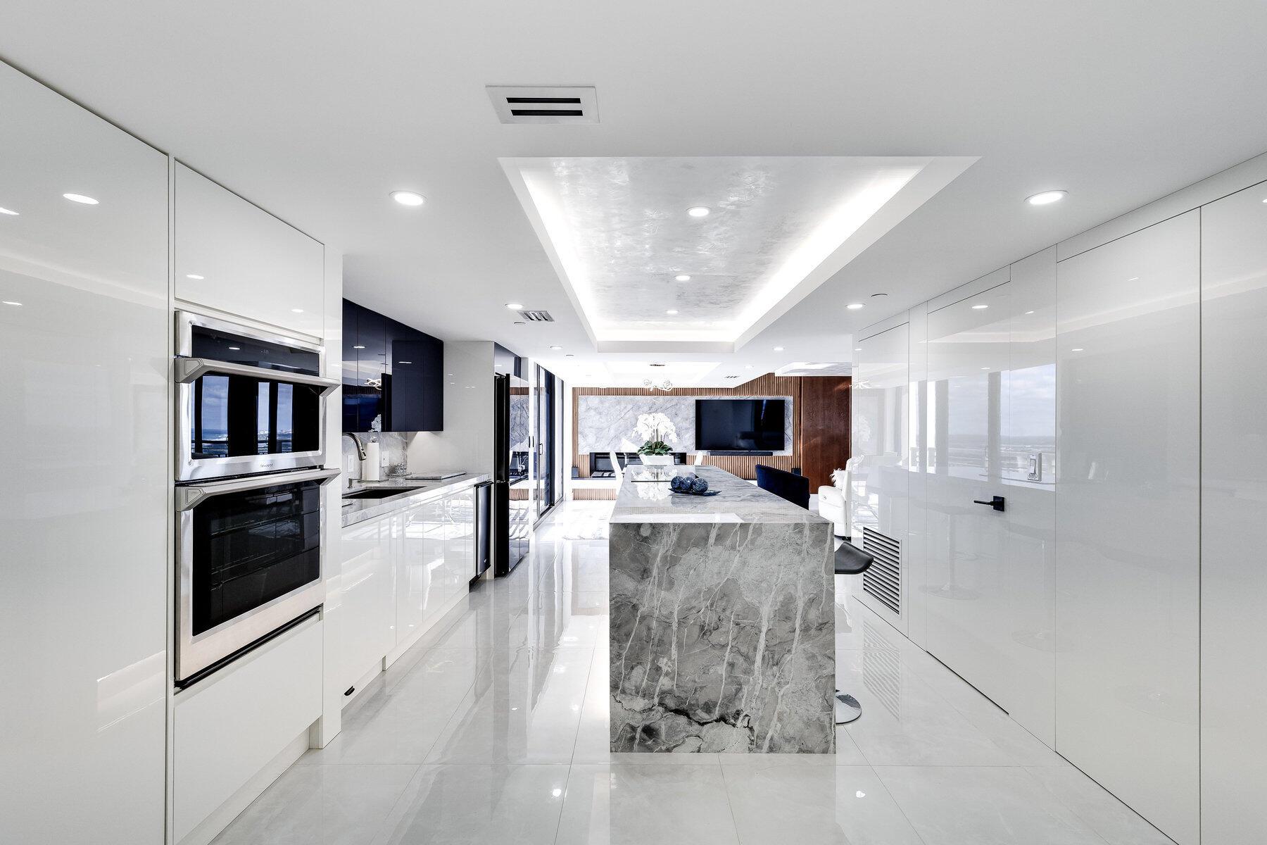 TIARA CONDO - Residential