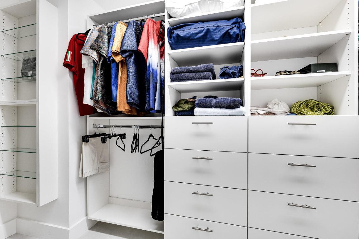 TIARA CONDO - Residential