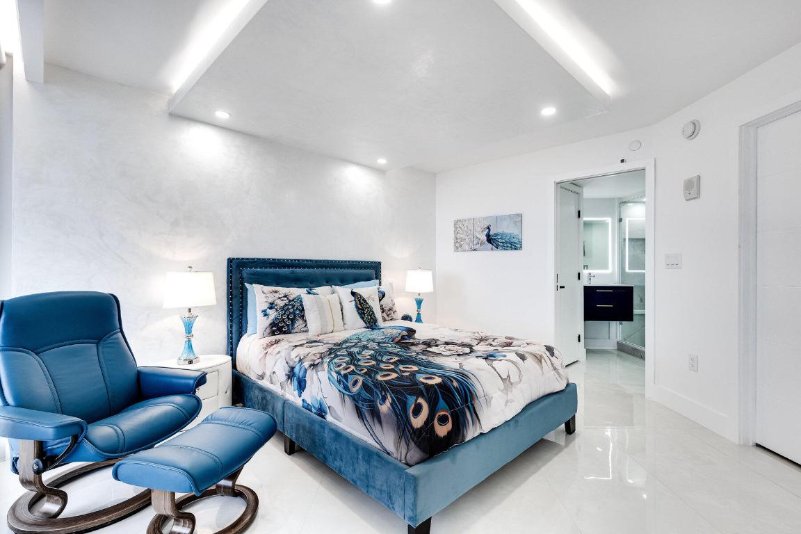 TIARA CONDO - Residential