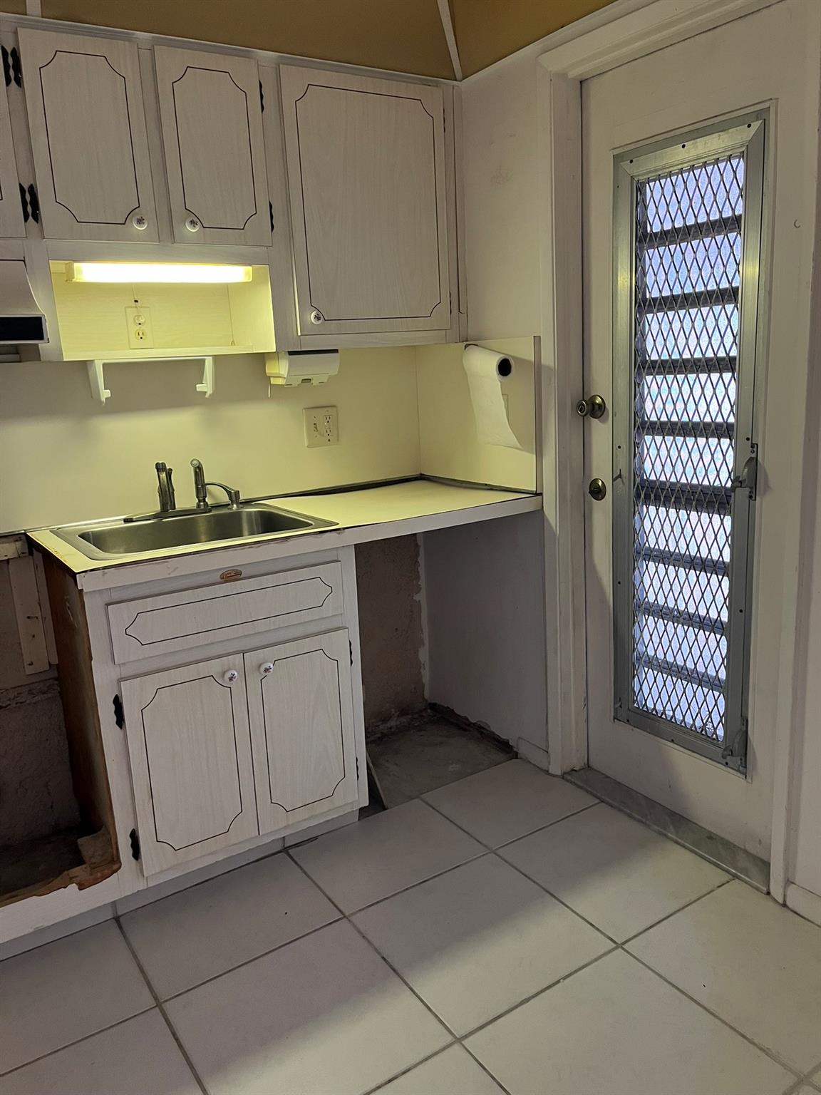 2050 NE 39th St 312E