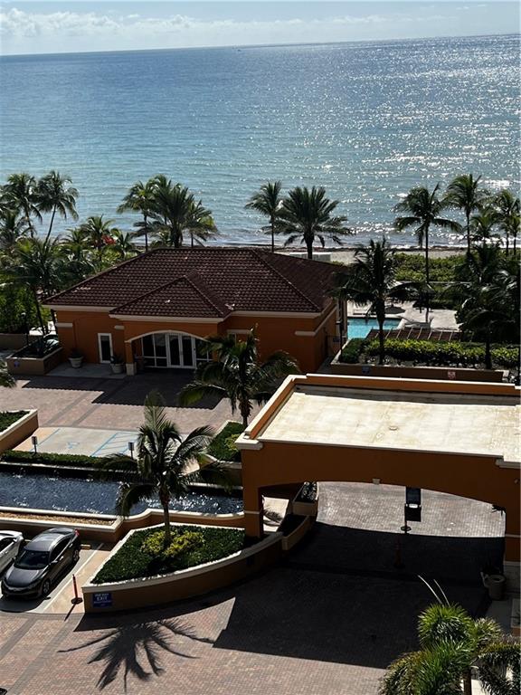 2080 OCEAN - Residential