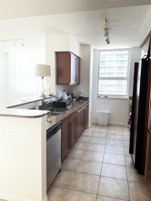 2080 OCEAN - Residential