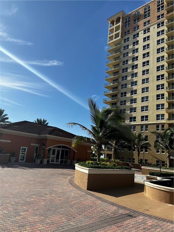 2080 OCEAN - Residential