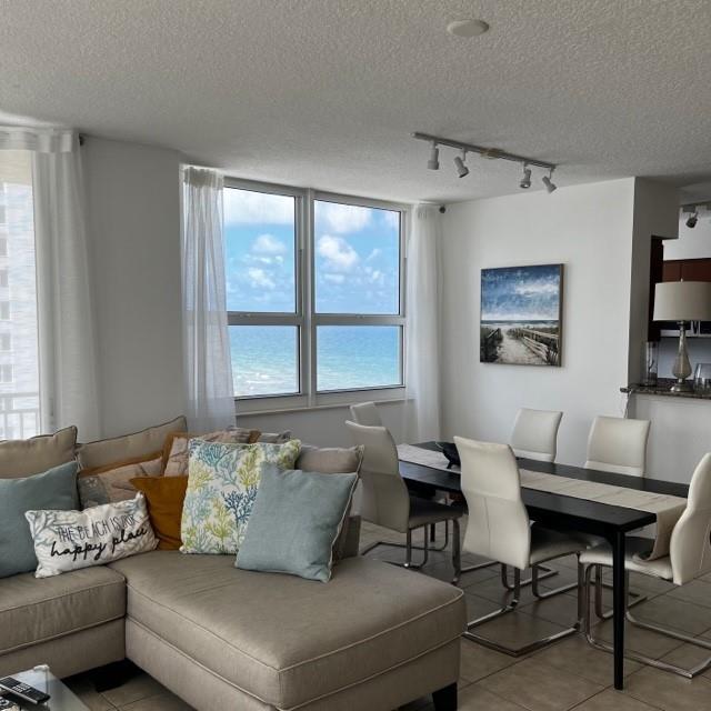 2080 OCEAN - Residential