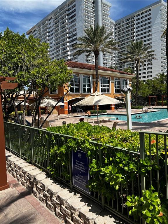 2080 OCEAN - Residential