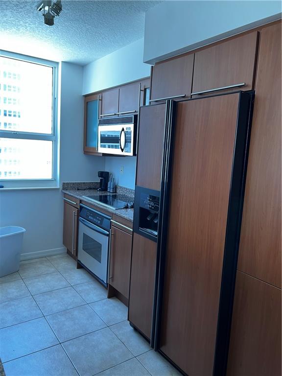 2080 OCEAN - Residential