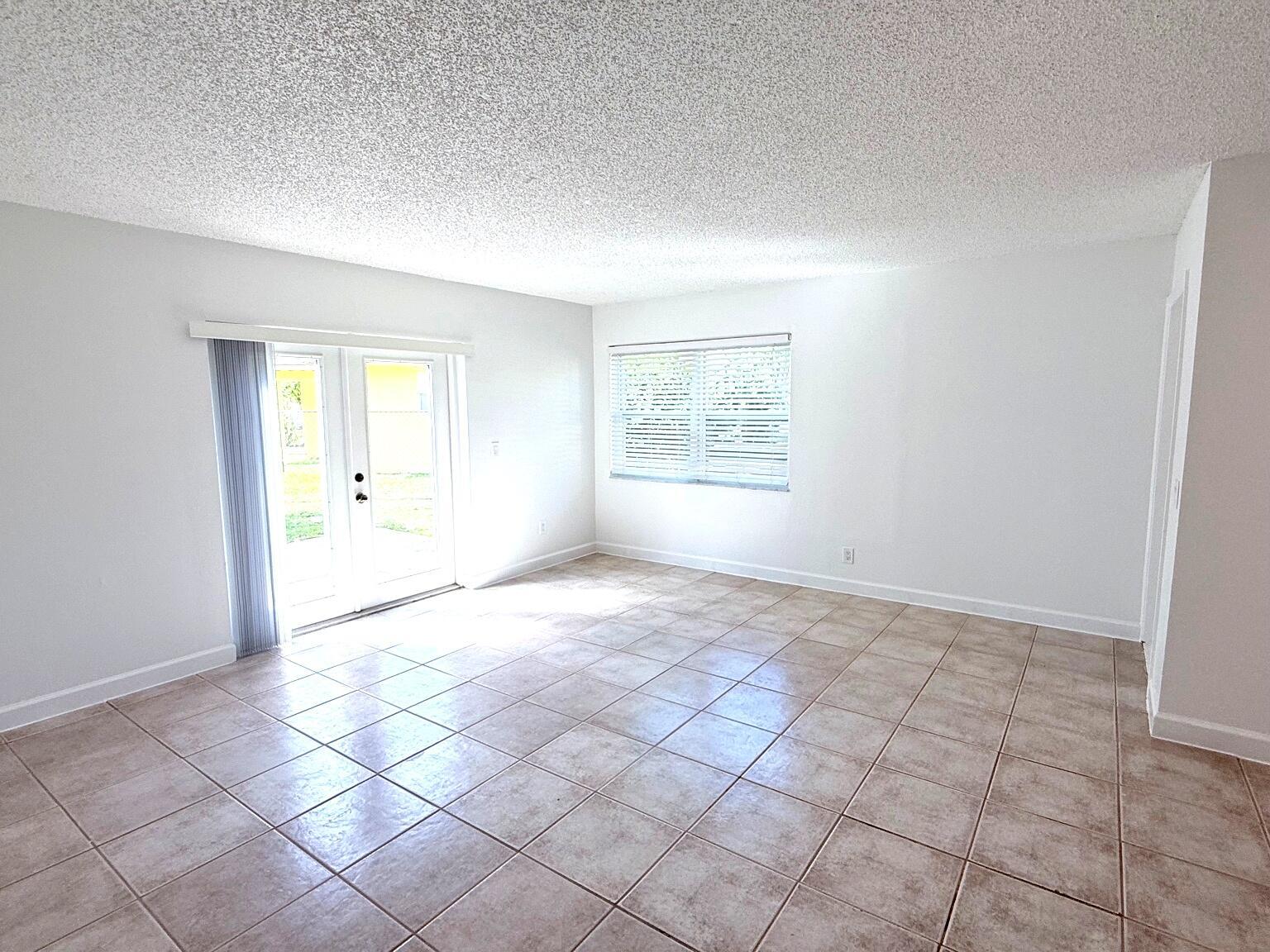 GOLDEN GATE - Residential Lease