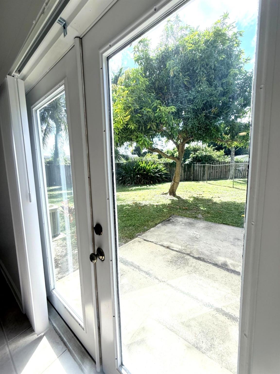 GOLDEN GATE - Residential Lease