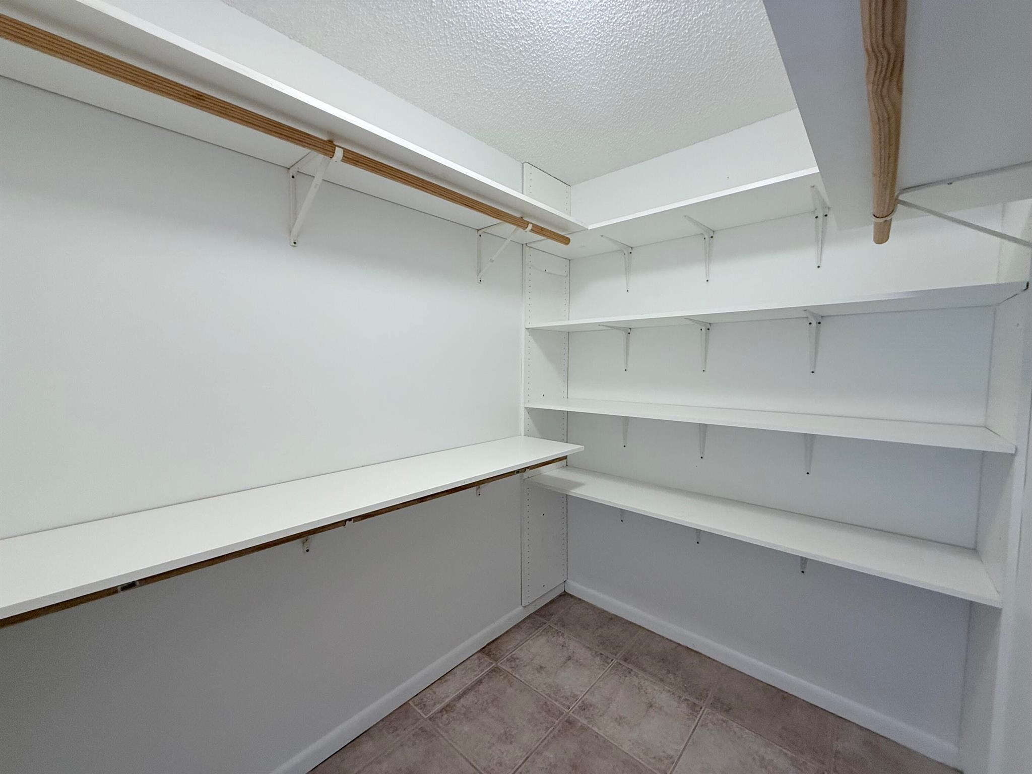GOLDEN GATE - Residential Lease