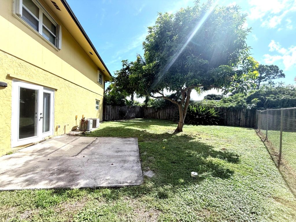 Photo of 3364 SE Jefferson Street, Stuart, FL 34997 (MLS # R11135247)