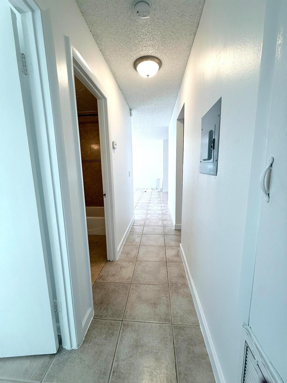 GOLDEN GATE - Residential Lease