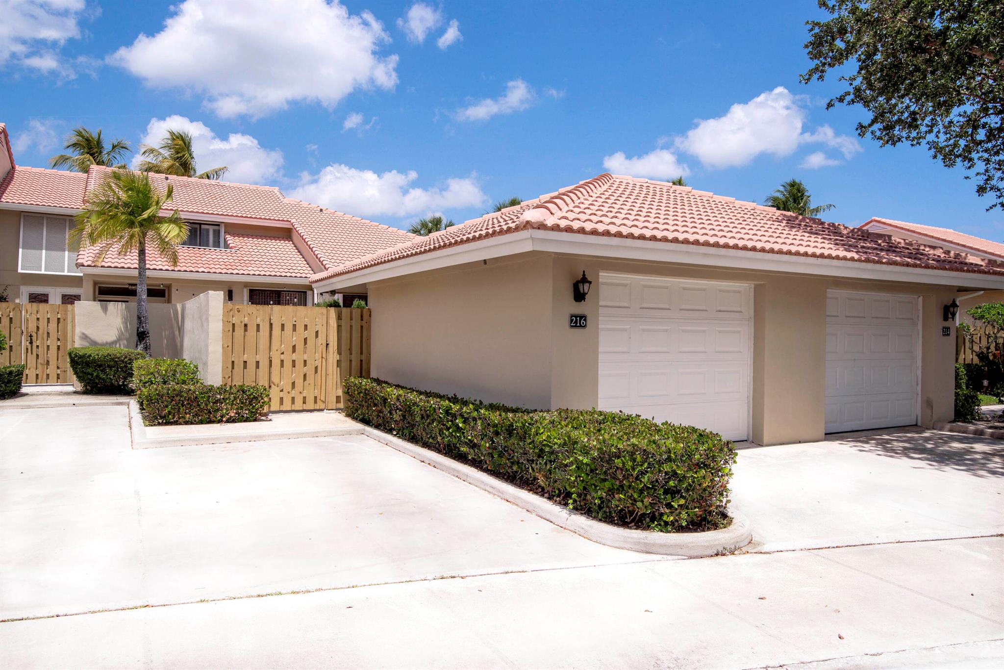 216 Old Meadow Way