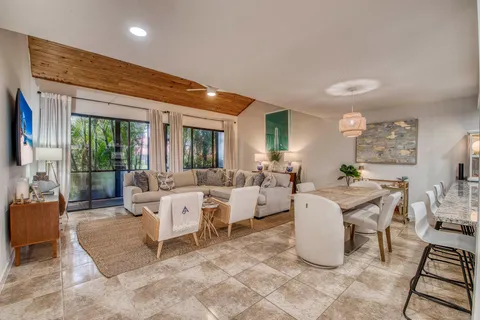 216 Old Meadow Way, Palm Beach Gardens, FL MLS: R11085928
