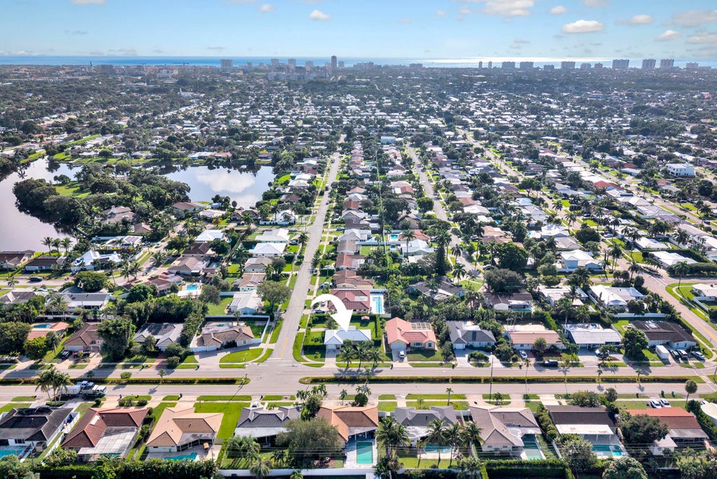 Photo of 1100 SW 12th Avenue, Boca Raton, FL 33486 (MLS # B26077327)