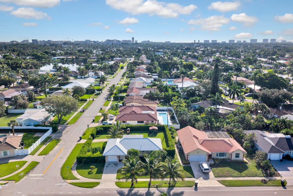 Photo of 1100 SW 12th Avenue, Boca Raton, FL 33486 (MLS # B26077327)
