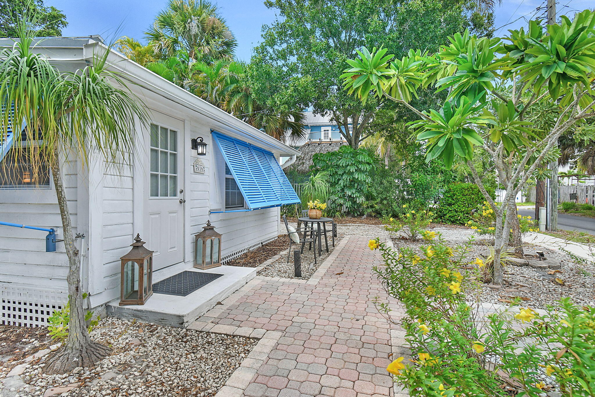 616 SW CLEVELAND Avenue, Stuart, FL, 34994/$474,900 1 616 SW CLEVELAND Avenue
