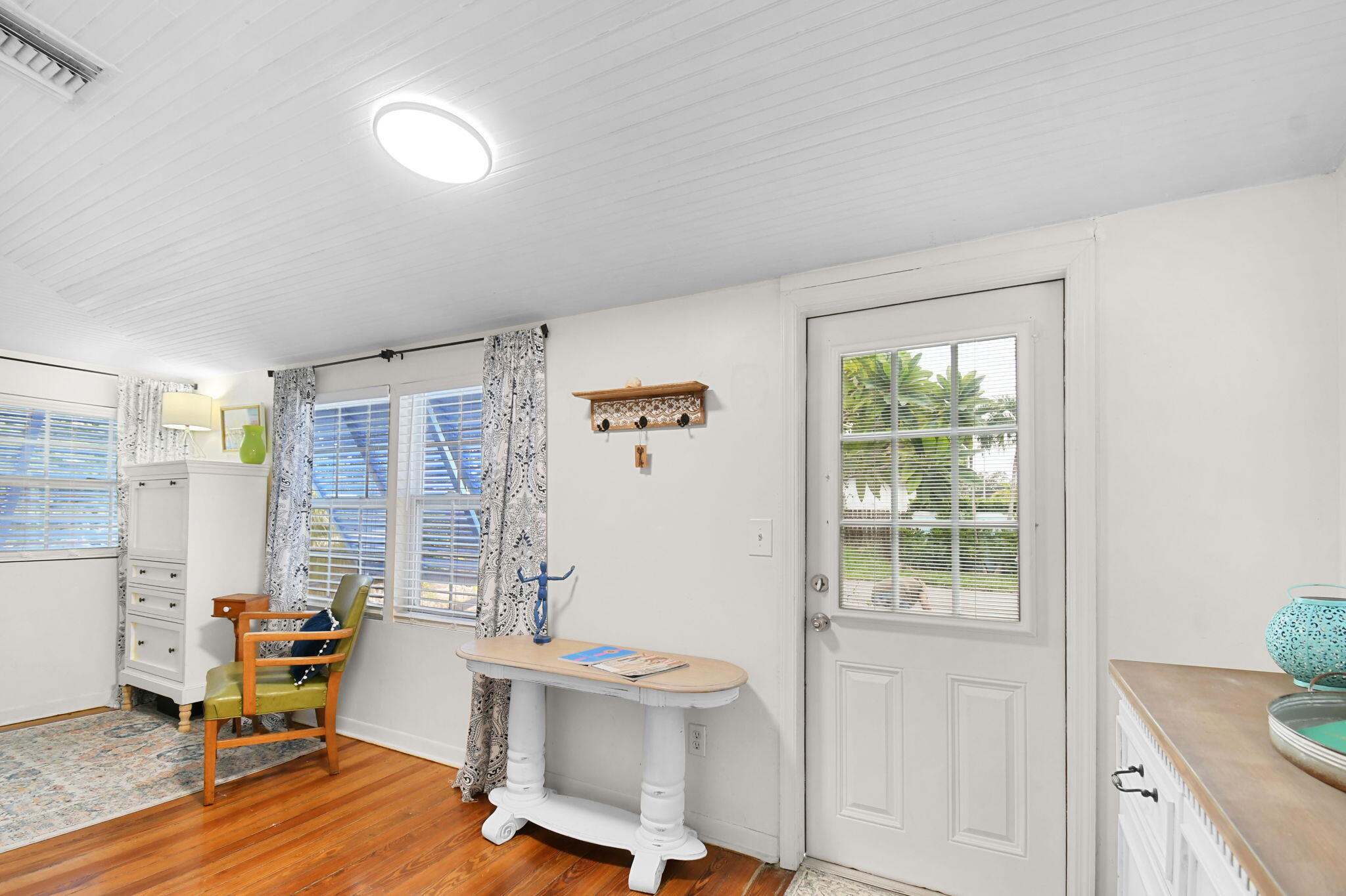 616 SW CLEVELAND Avenue, Stuart, FL, 34994/$474,900 4 616 SW CLEVELAND Avenue