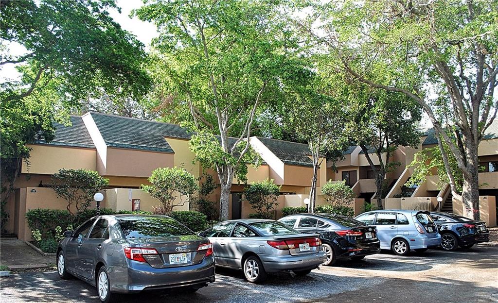 Racquet Club - Residential