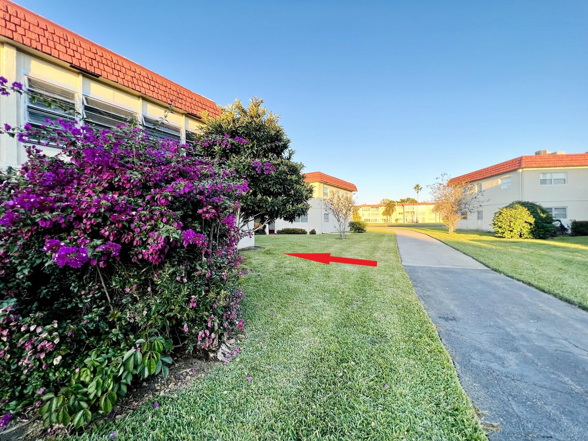 VILLAGES OF ORIOLE ABBEY - Residential Lease