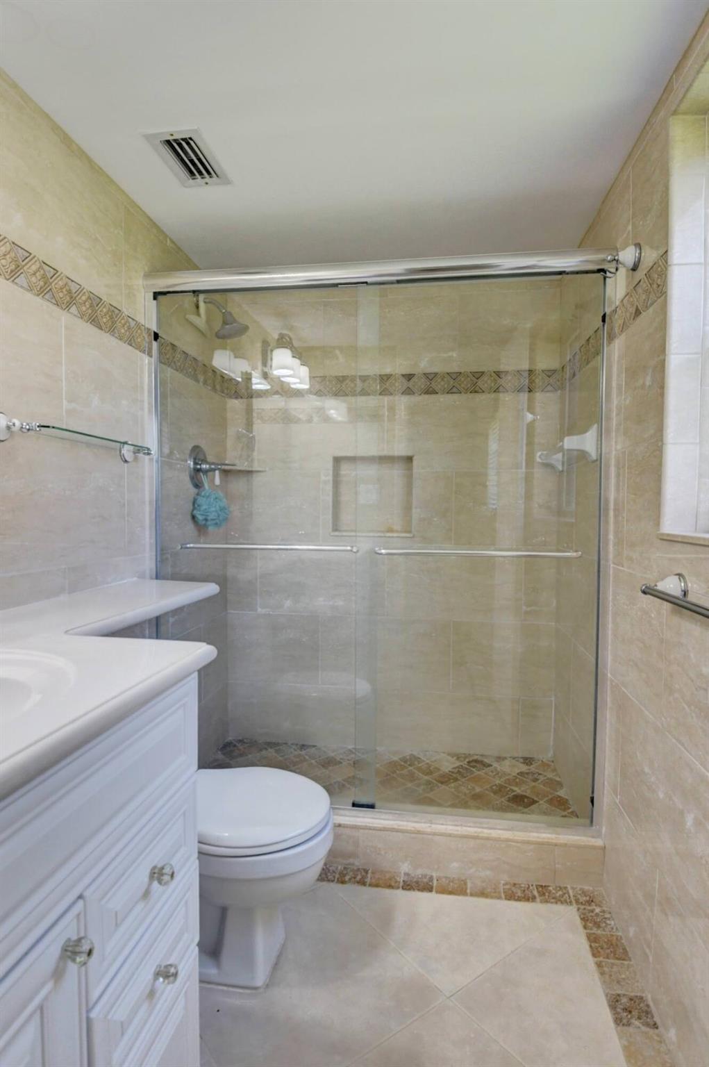 VILLAGES OF ORIOLE ABBEY - Residential Lease