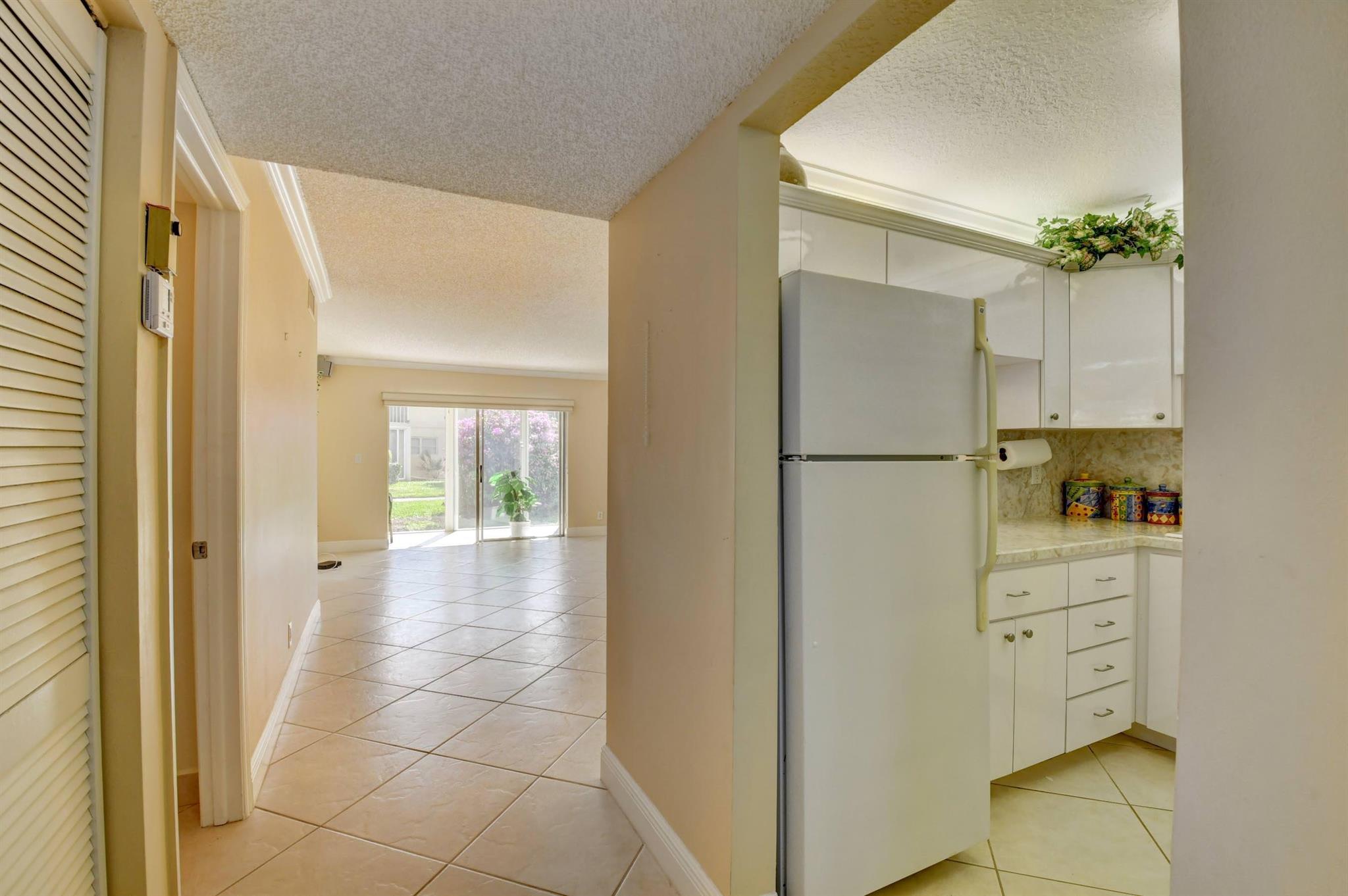 VILLAGES OF ORIOLE ABBEY - Residential Lease