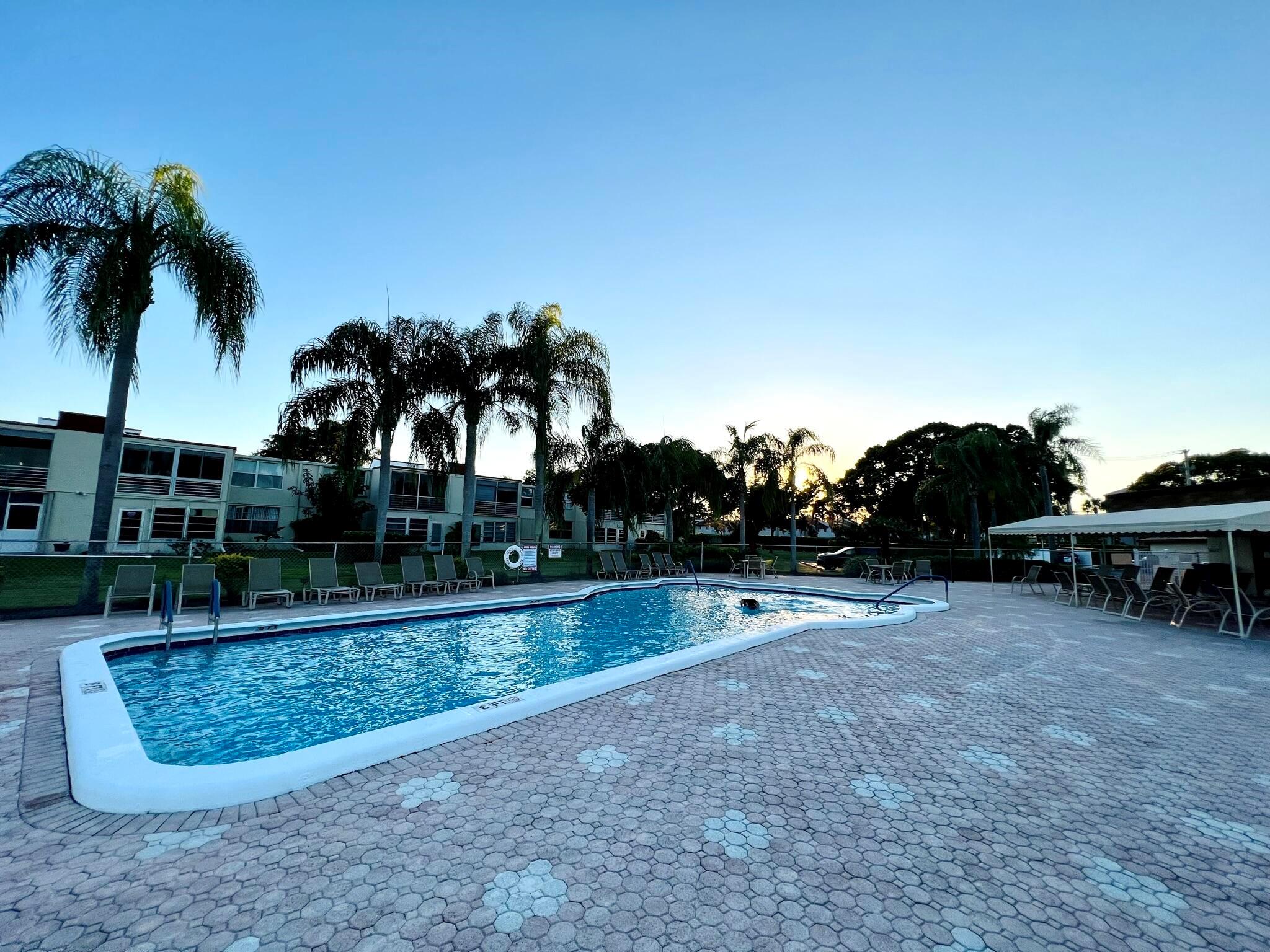 VILLAGES OF ORIOLE ABBEY - Residential Lease