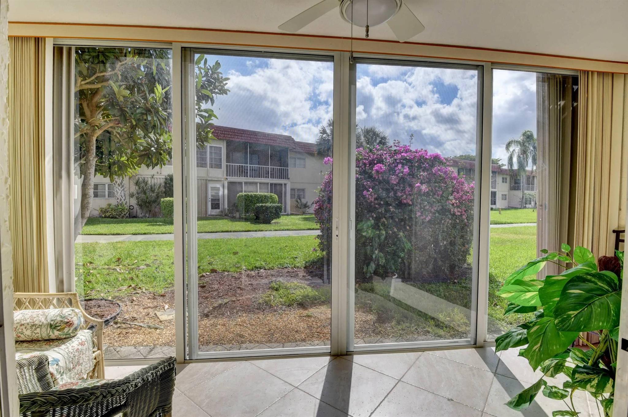 VILLAGES OF ORIOLE ABBEY - Residential Lease