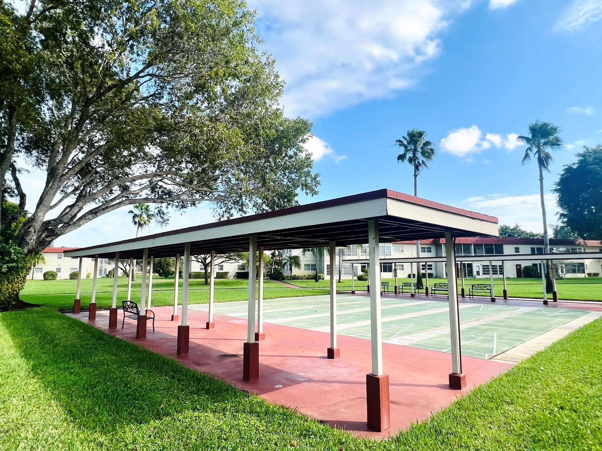 VILLAGES OF ORIOLE ABBEY - Residential Lease