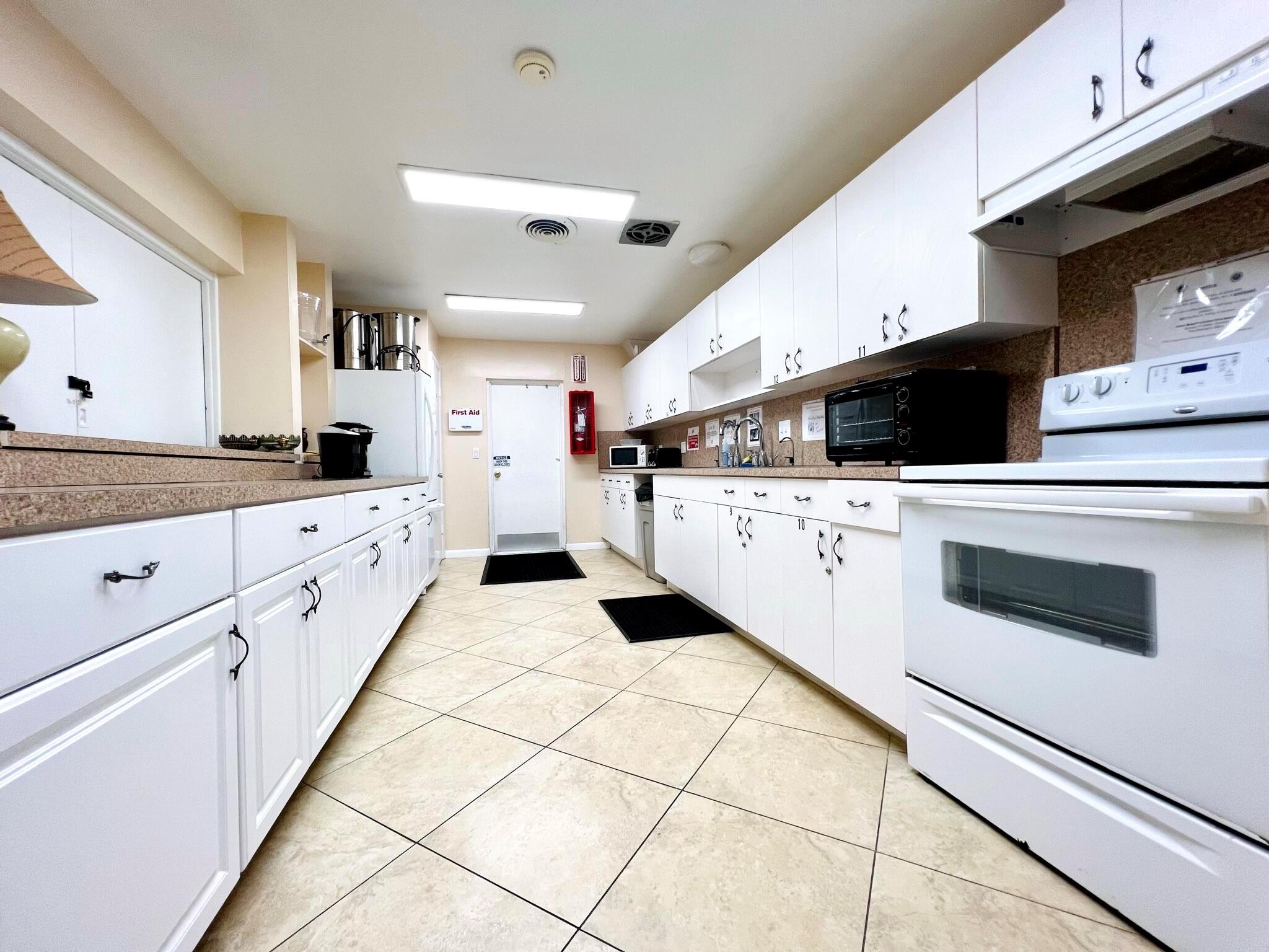 VILLAGES OF ORIOLE ABBEY - Residential Lease