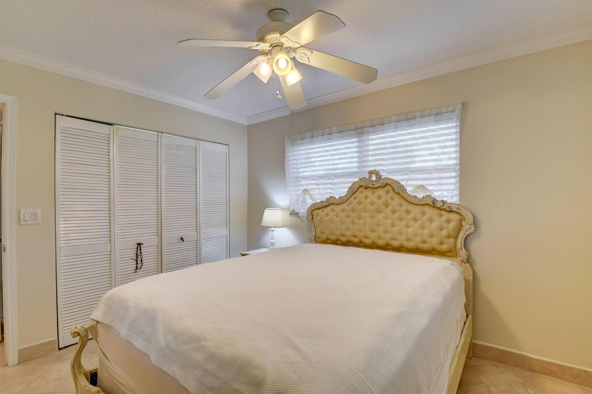 VILLAGES OF ORIOLE ABBEY - Residential Lease