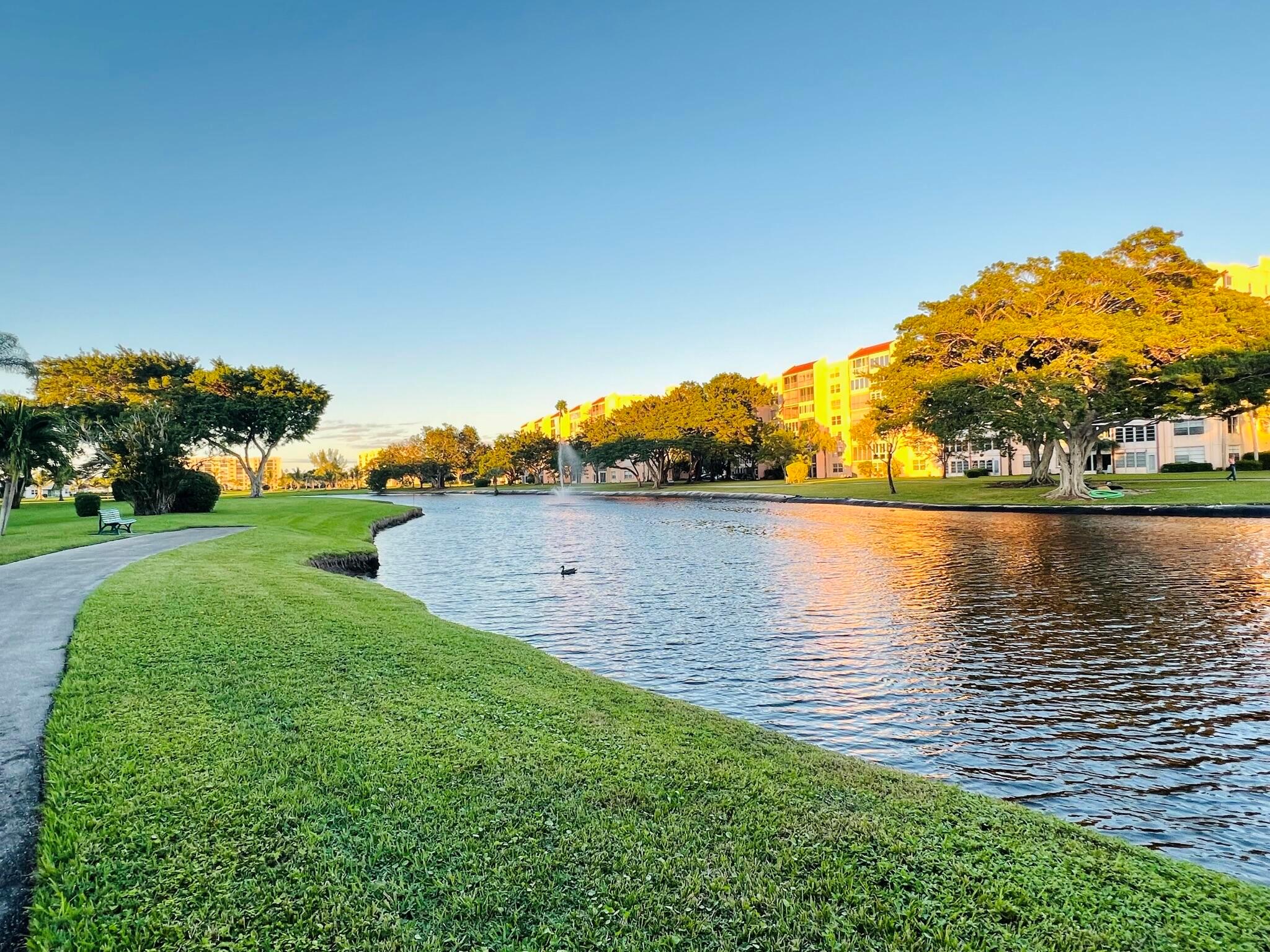 VILLAGES OF ORIOLE ABBEY - Residential Lease