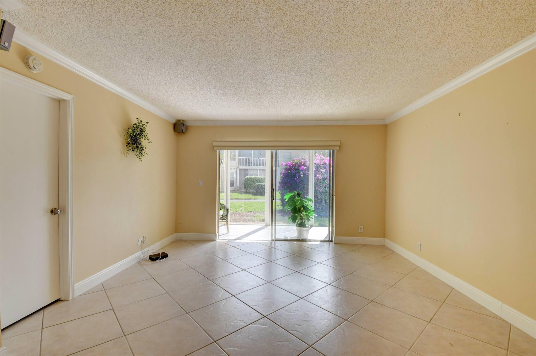 VILLAGES OF ORIOLE ABBEY - Residential Lease