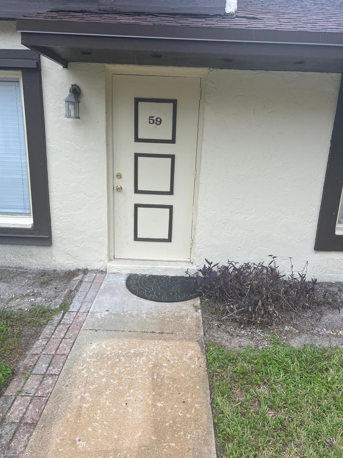 UNIT VACANT ON A LOCK BOX