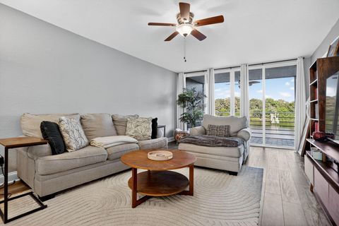 9450 Poinciana Place 203 Davie FL 33324