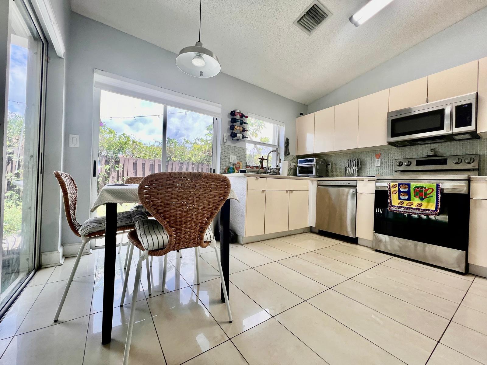 11252 NW 58th Ter