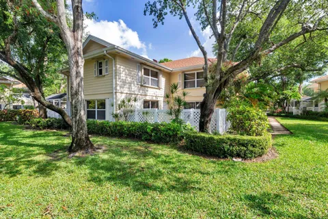 8142 Bridgewater Court Unit 42c, Lake Clarke Shores, FL MLS: R11078282