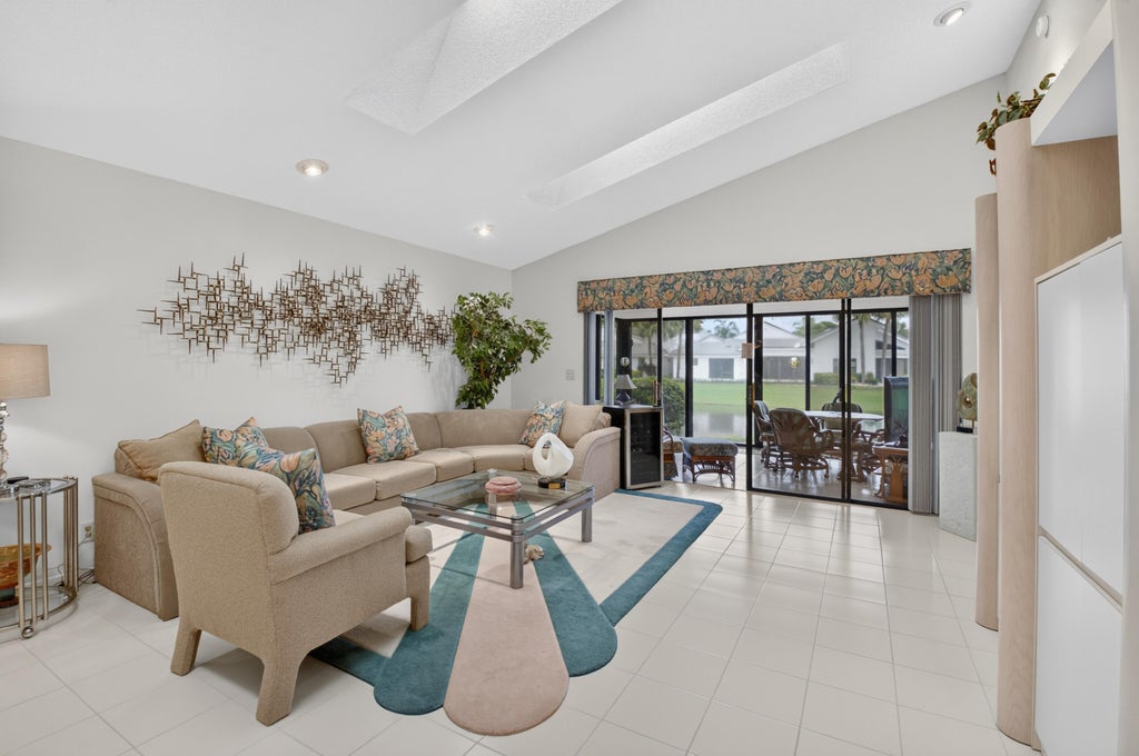 Photo of 20065 WATERS EDGE Drive #101, Boca Raton, FL 33434 (MLS # B26071254)