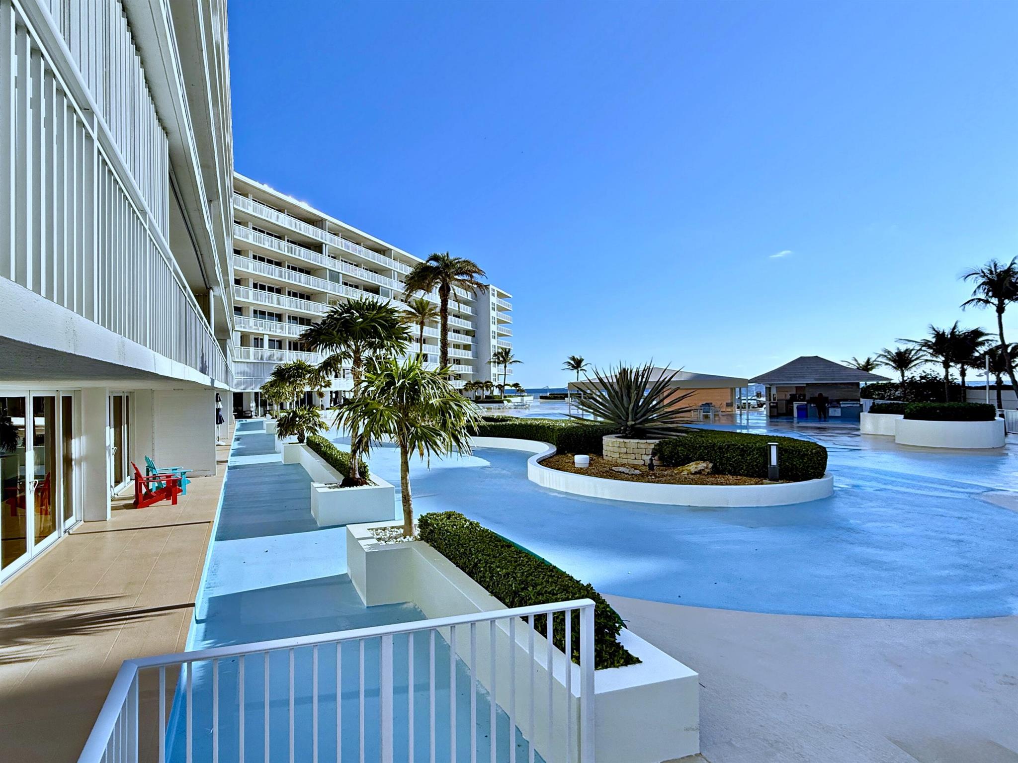 BARCLAY CONDO - Residential