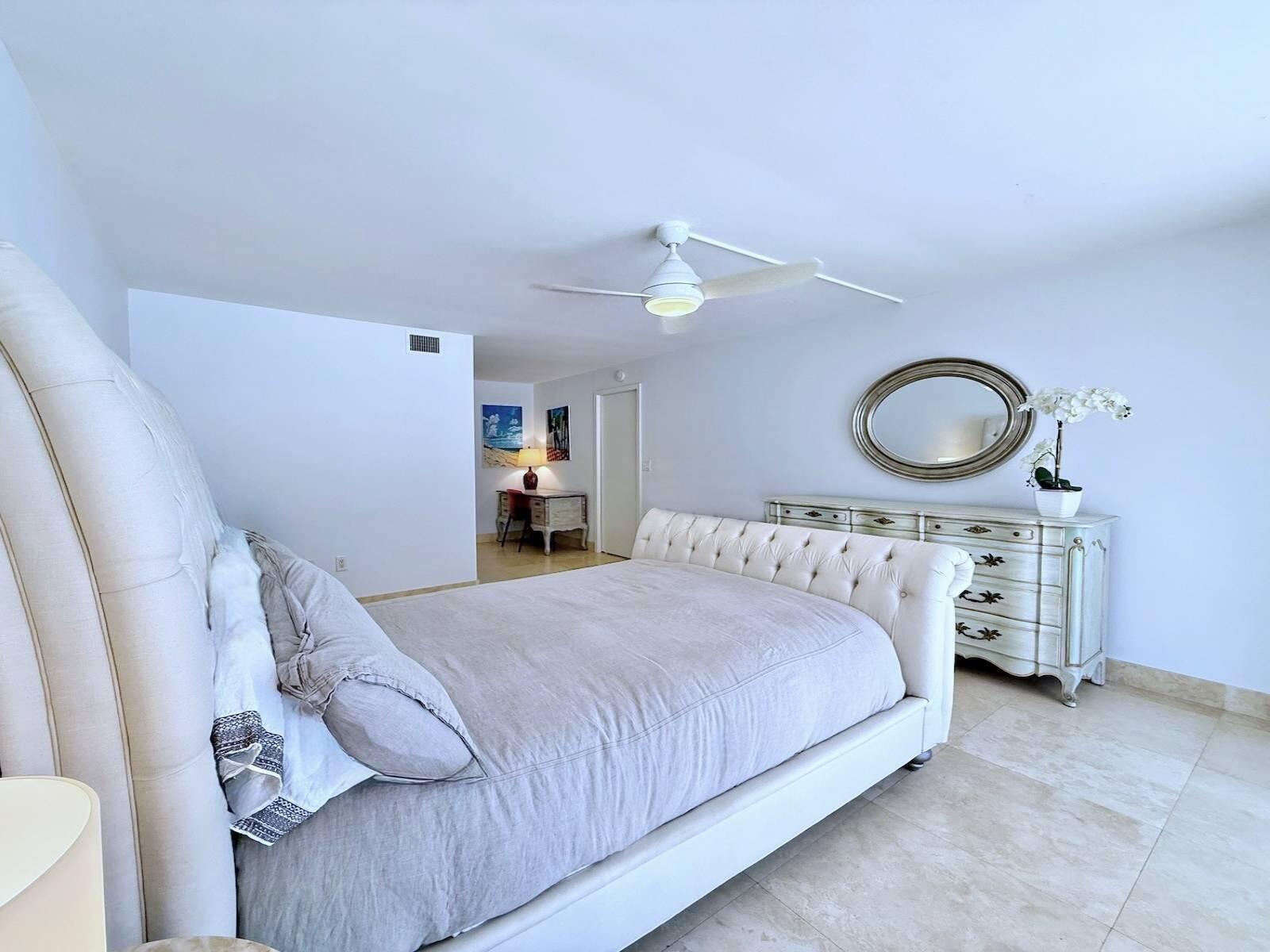 BARCLAY CONDO - Residential