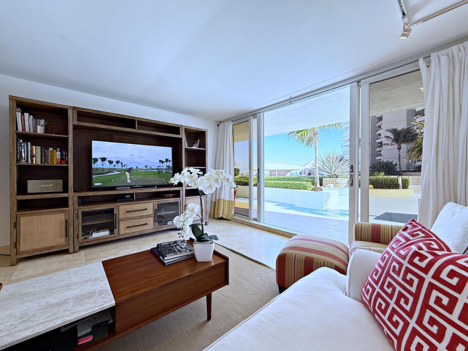 BARCLAY CONDO - Residential