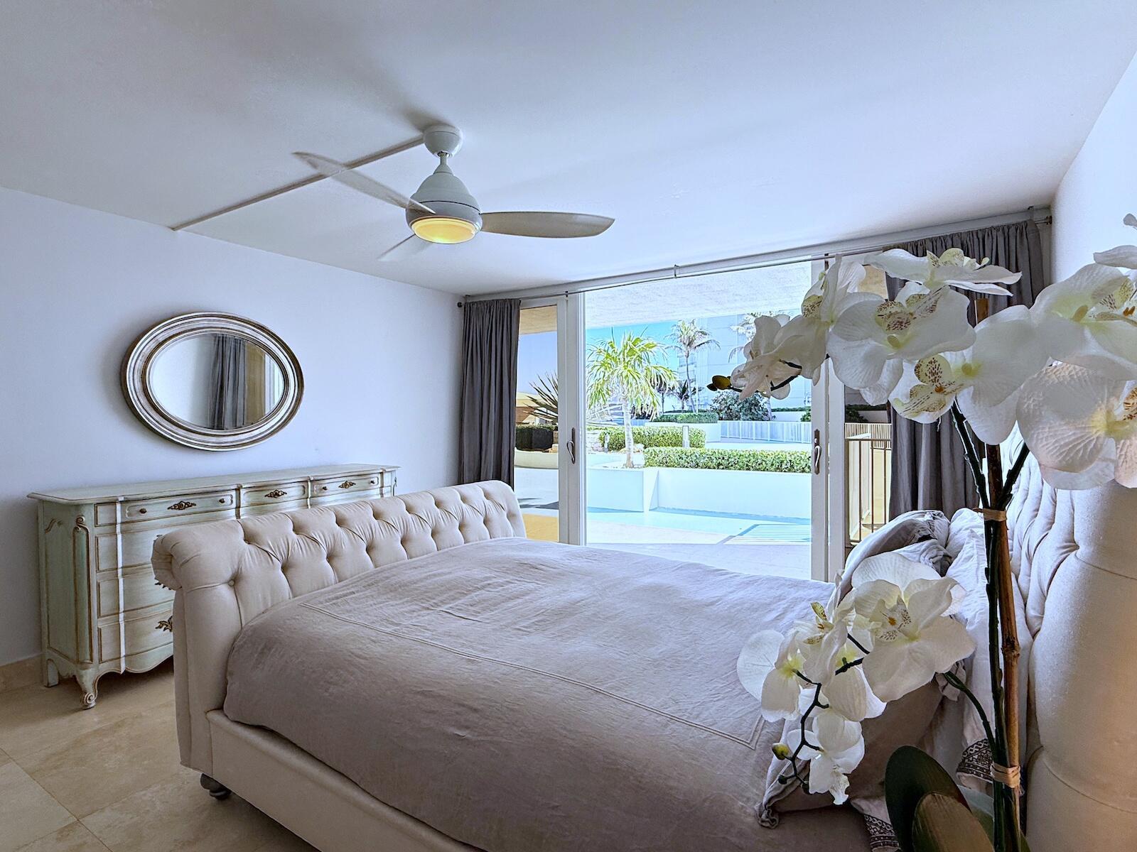 BARCLAY CONDO - Residential