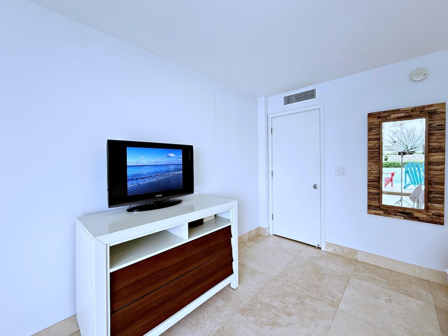 BARCLAY CONDO - Residential